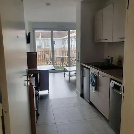 Апартаменты Avec Balcon Паранти-ан-Борн